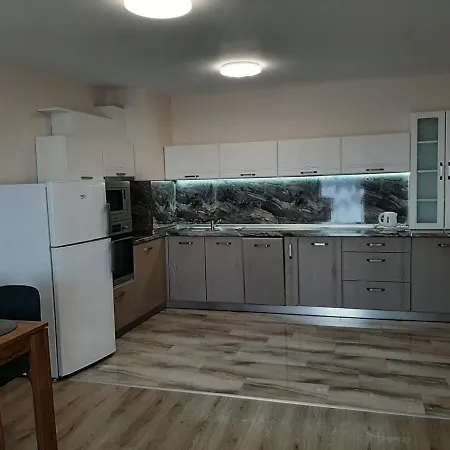 Deluxe 7 セインツ・コンスタンティン＆ヘレナ