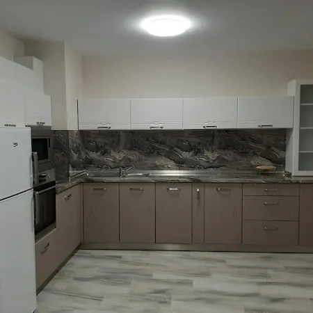 Deluxe 7 アパート *