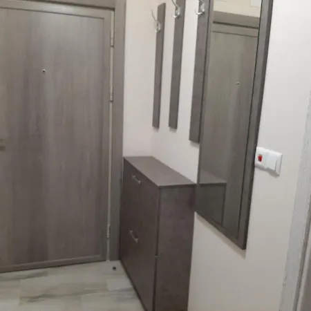 Deluxe 7 アパート