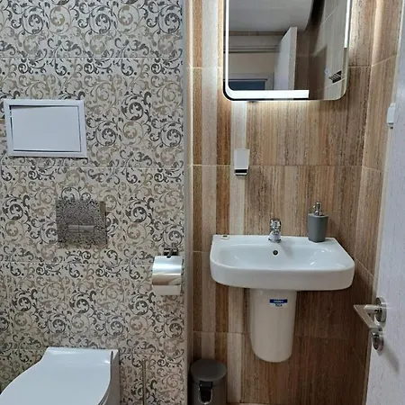 Deluxe 7 セインツ・コンスタンティン＆ヘレナ